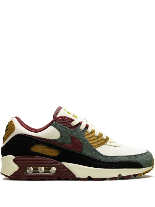 Nike Air Max 90 Trainers