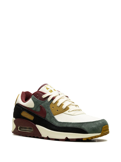 Nike Air Max 90 Trainers
