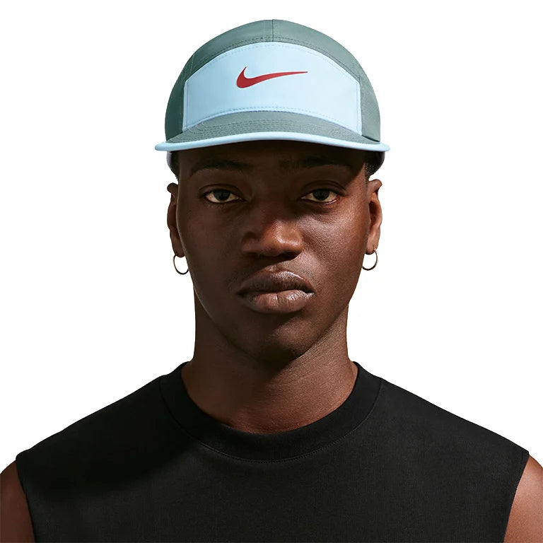 Nike Dri-FIT Fly Unstructured Swoosh Cap